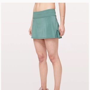 Play Off the Pleats Mid-Rise Skirt